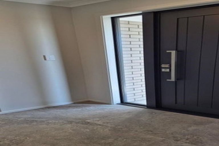 Photo of property in 43 Te Taniwha Road, One Tree Point, 0118