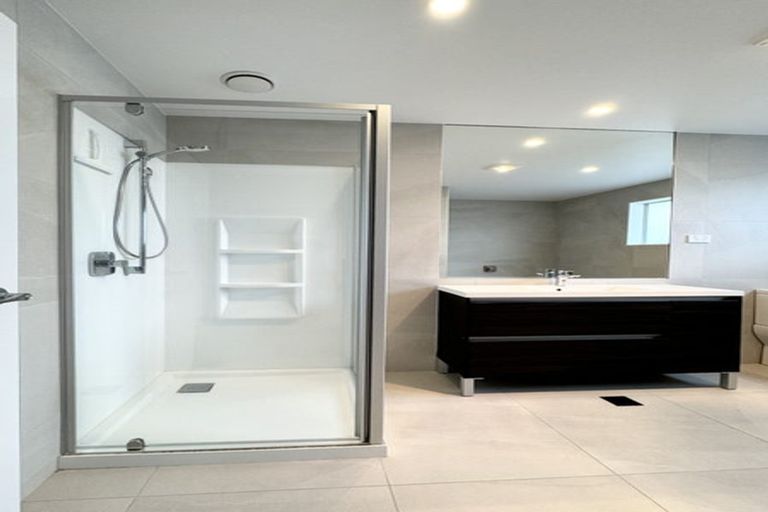 Photo of property in 2 Orowaru Avenue, Massey, Auckland, 0614