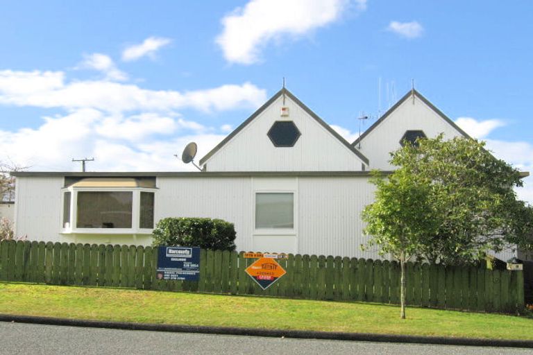 Photo of property in 1 Orari Place, Te Kamo, Whangarei, 0112