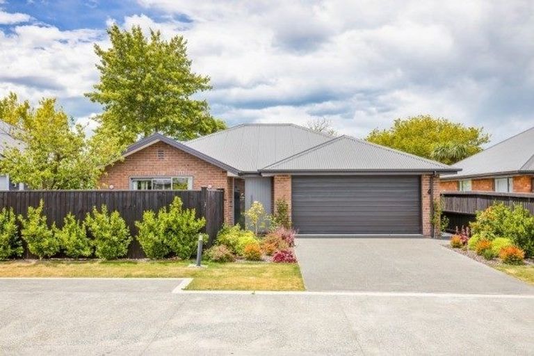Photo of property in 3 Mcivor Place, Rangiora, 7400
