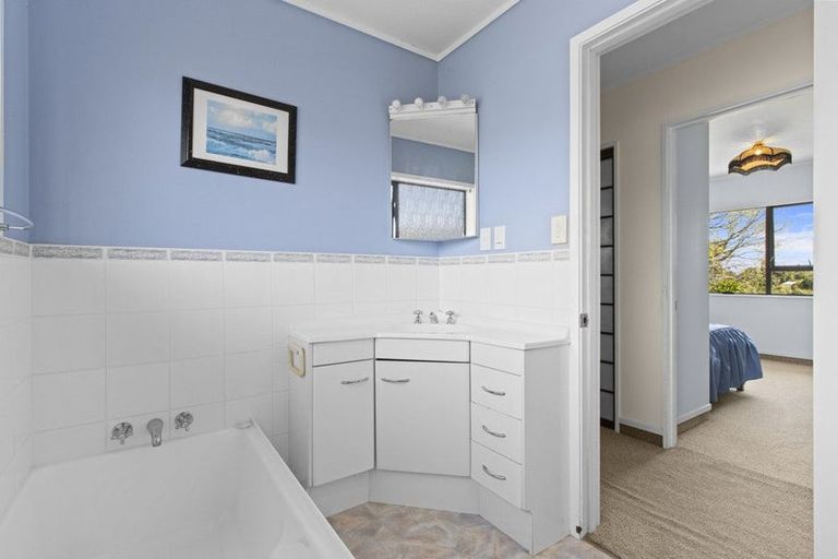 Photo of property in 12 Tamati Place, Merrilands, New Plymouth, 4312