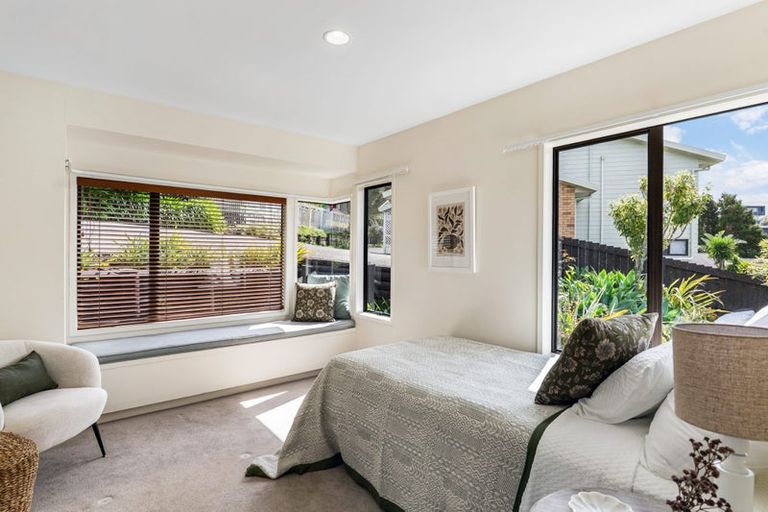 Photo of property in 22 Calypso Place, Rothesay Bay, Auckland, 0630