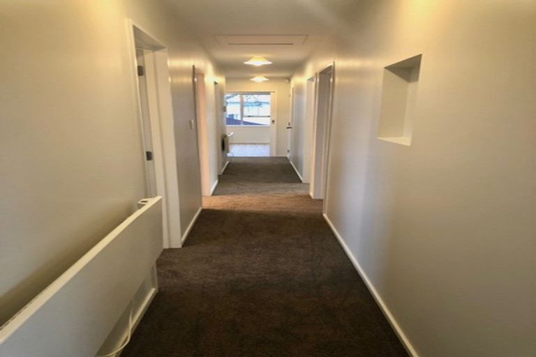 Photo of property in 33 Pensacola Crescent, Broomfield, Christchurch, 8042