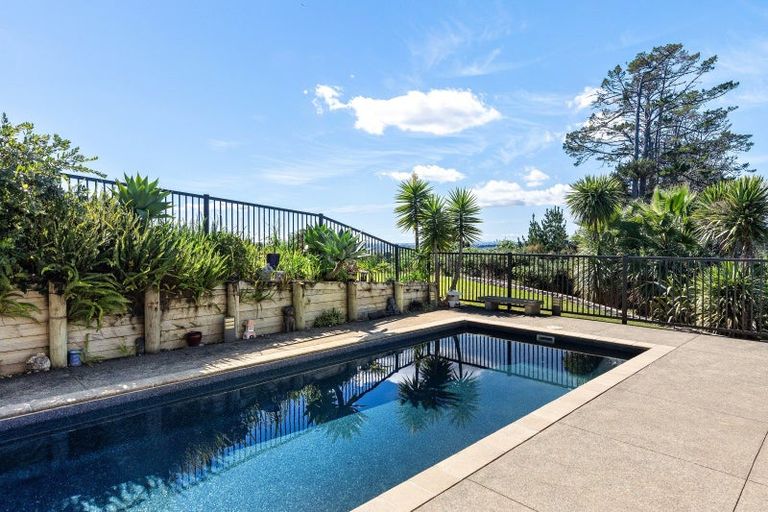 Photo of property in 174 Forest Hill Road, Henderson, Auckland, 0612