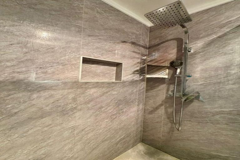 Photo of property in 1/341 Pakuranga Road, Pakuranga Heights, Auckland, 2010