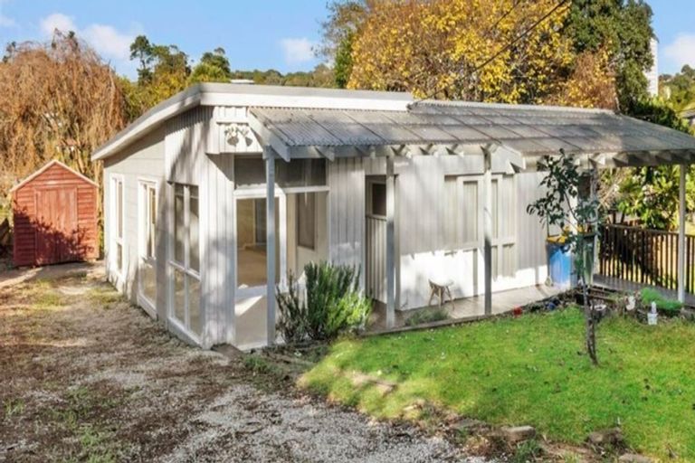 Photo of property in 10 Wyoming Avenue, Murrays Bay, Auckland, 0630