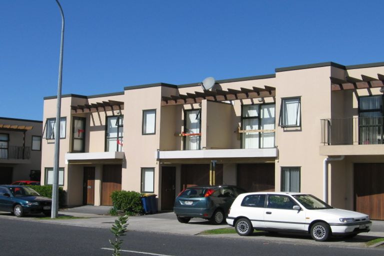 Photo of property in 4/17 Harbour View Road, Te Atatu Peninsula, Auckland, 0610