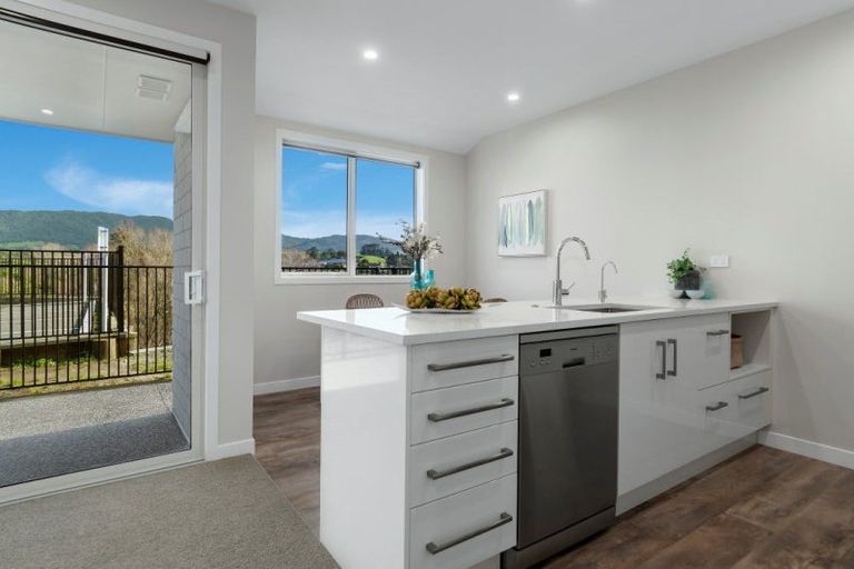 Photo of property in 1 Beth Lane, Katikati, 3129