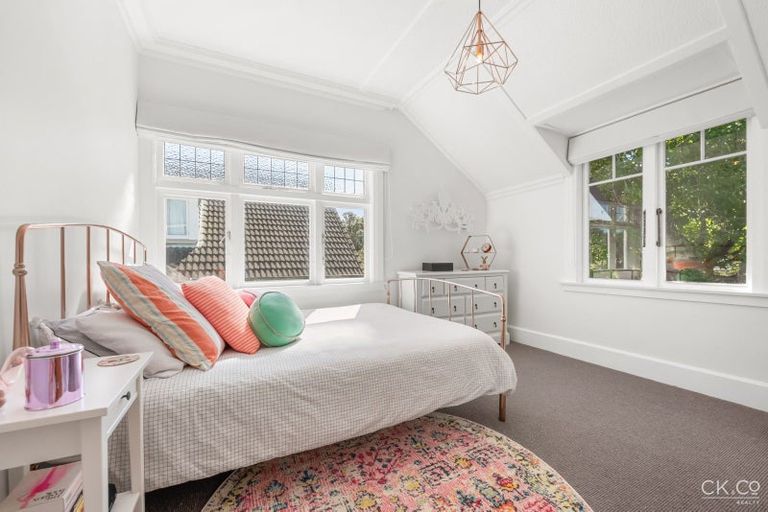 Photo of property in 16 Hinau Street, Woburn, Lower Hutt, 5010