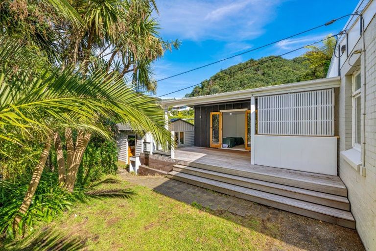 Photo of property in 59 York Street, Picton, 7220