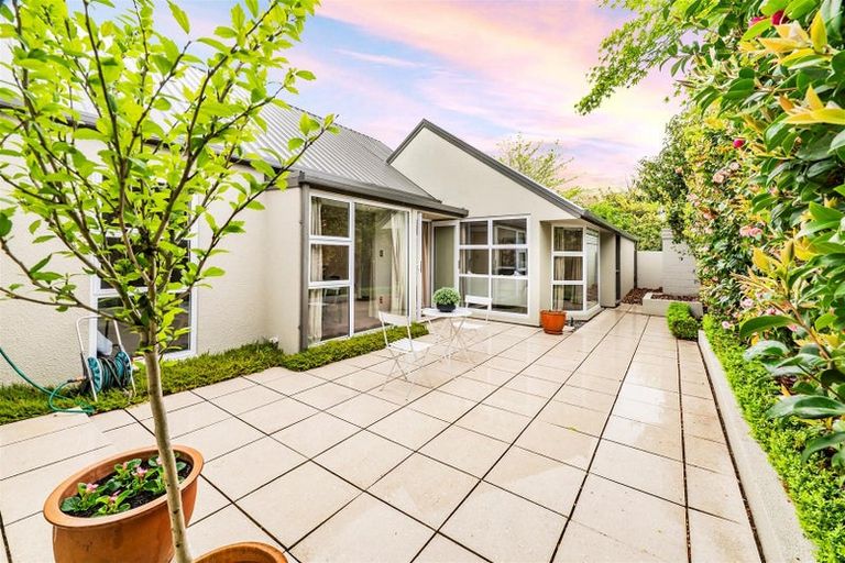 Photo of property in 27 Tui Street, Fendalton, Christchurch, 8041