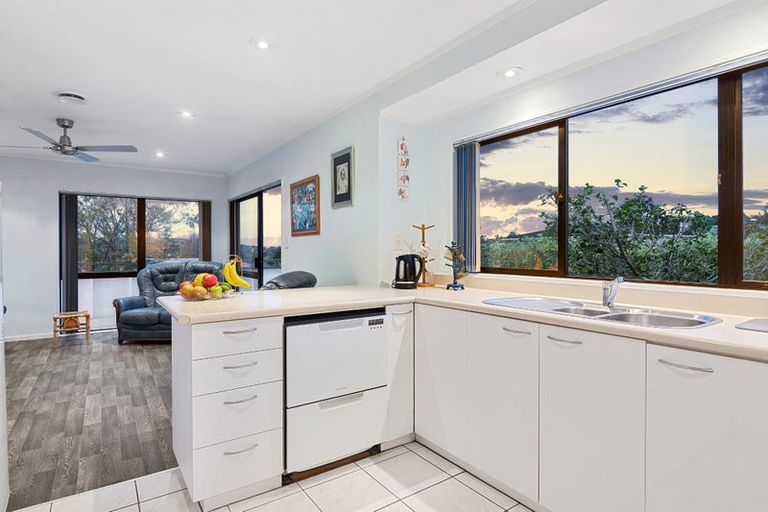 Photo of property in 42b Redwing Street, Browns Bay, Auckland, 0630