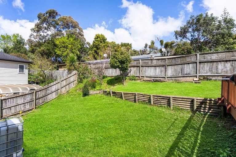Photo of property in 16 Dunraven Place, Torbay, Auckland, 0630
