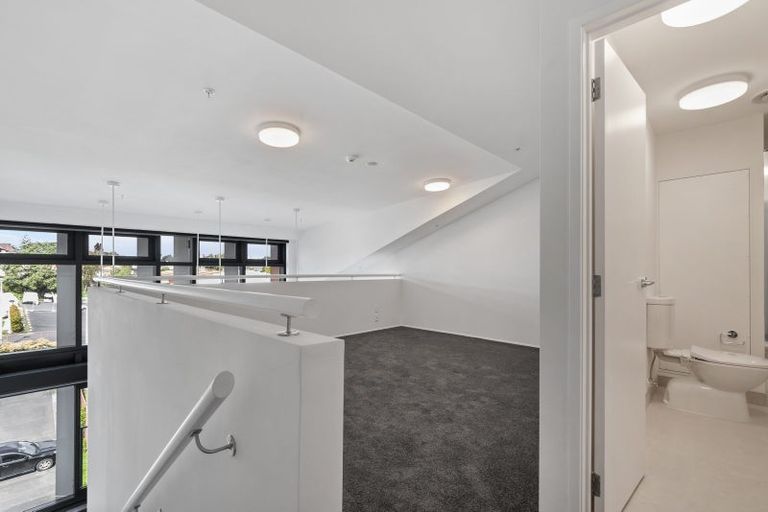 Photo of property in 13f/30 Westward Ho, Glen Eden, Auckland, 0602