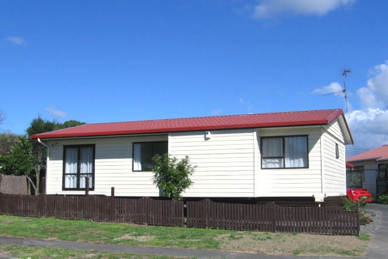 Photo of property in 1/4 Posa Avenue, Henderson, Auckland, 0612
