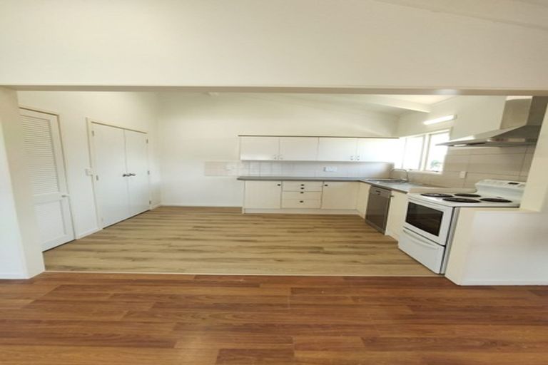 Photo of property in 12 Colwill Road, Massey, Auckland, 0614
