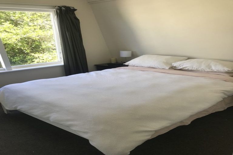 Photo of property in 34 Lyndhurst Road, Tawa, Wellington, 5028