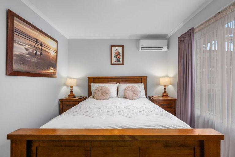 Photo of property in 5 Minerva Avenue, Helensville, 0800