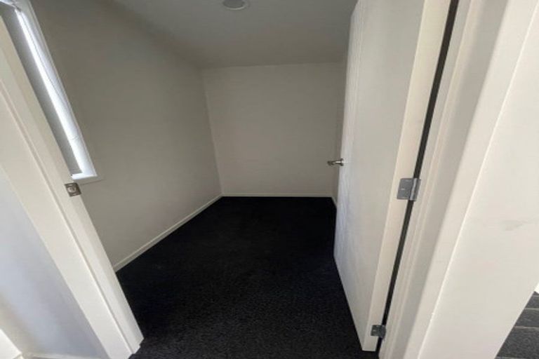 Photo of property in 16 Minhas Road, Papakura, 2110