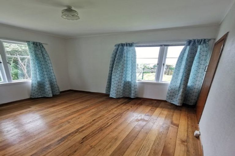 Photo of property in 7 Beaufield Lane, Te Atatu Peninsula, Auckland, 0610
