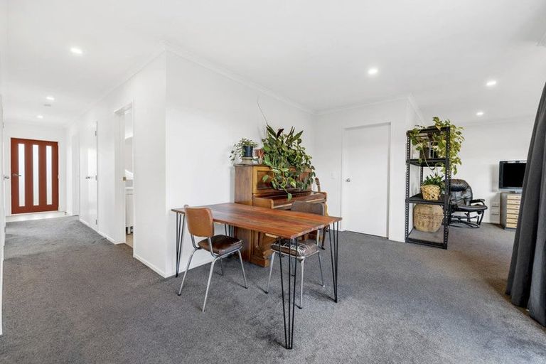 Photo of property in 120 Kuaka Drive, Takanini, 2112