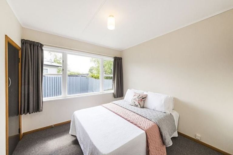 Photo of property in 10 Catlins Crescent, Milson, Palmerston North, 4414