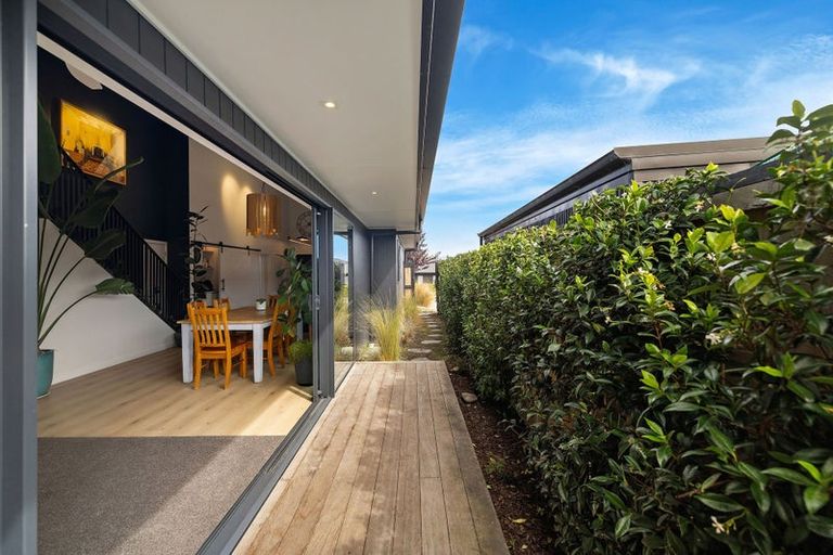 Photo of property in 6 Shepherd Road, Jacks Point, Queenstown, 9371