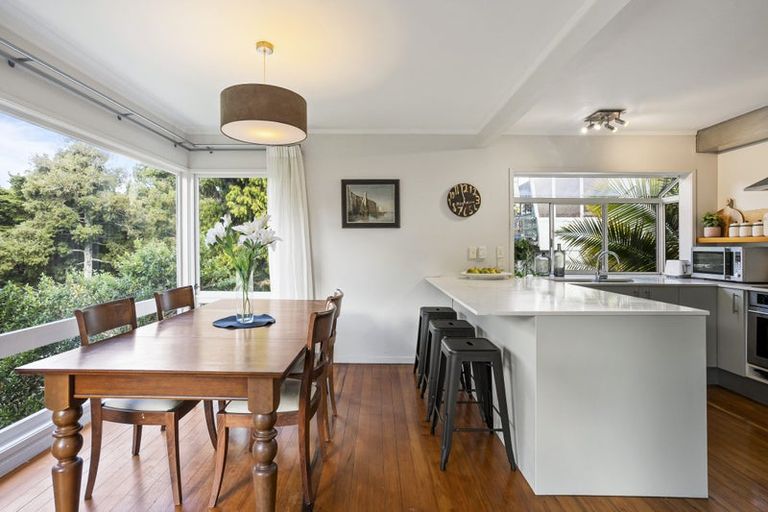 Photo of property in 12 Nicholson Place, Hillcrest, Auckland, 0627