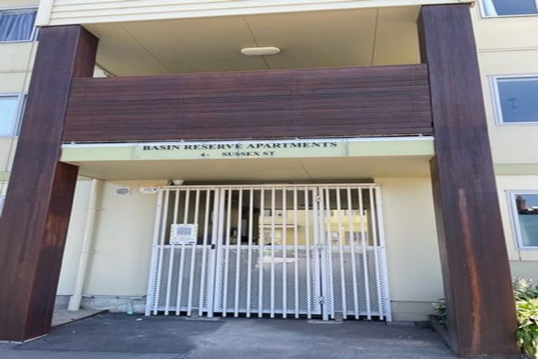 Photo of property in Basin Reserve Complex, 13/4 Sussex Street, Mount Cook, Wellington, 6021