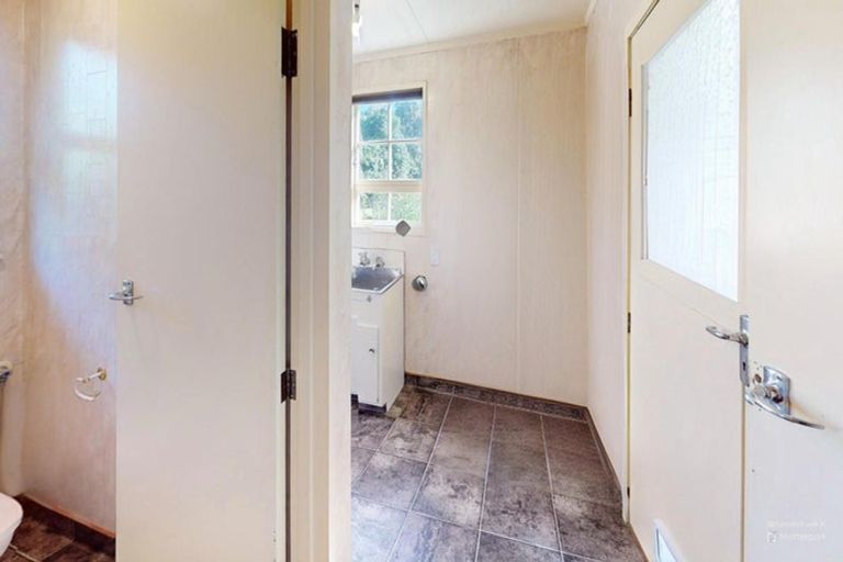 Photo of property in 5 Caversham Road, Westmere, Whanganui, 4501