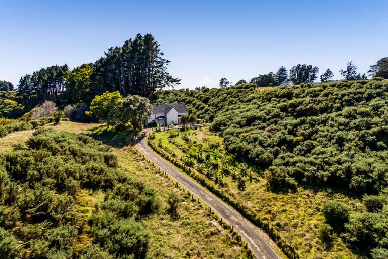 Photo of property in 427 Mataro Road, Onaero, Urenui, 4375