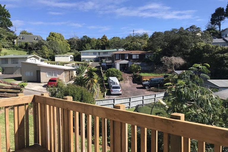 Photo of property in 20 Cypress Place, Sunnynook, Auckland, 0620