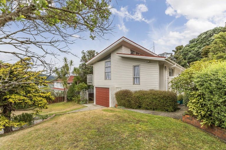 Photo of property in 47 Thurleigh Grove, Karori, Wellington, 6012