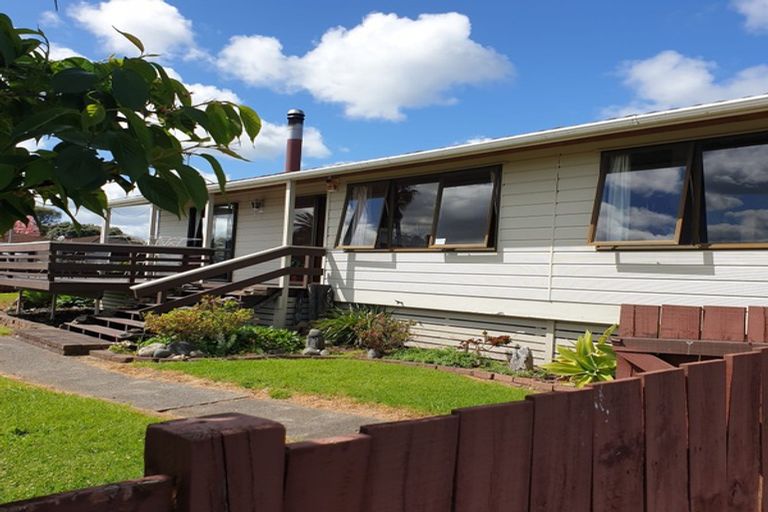 Photo of property in 118 Racecourse Road, Waiuku, 2123