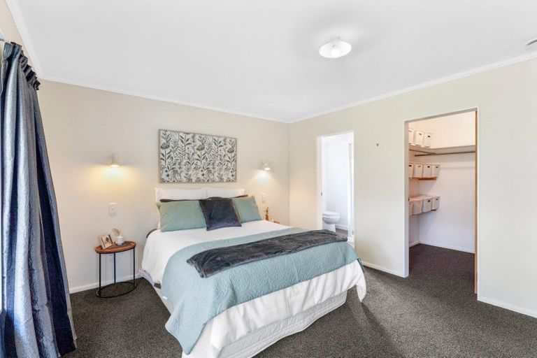 Photo of property in 16 The Avenue, Paraparaumu Beach, Paraparaumu, 5032
