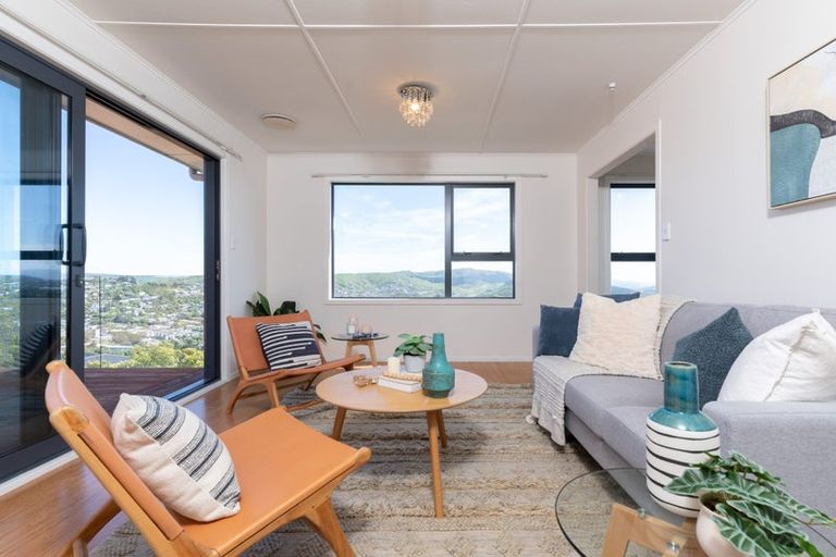 Photo of property in 14 Rice Crescent, Newlands, Wellington, 6037