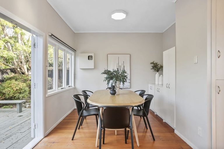 Photo of property in 90 Woodglen Road, Glen Eden, Auckland, 0602