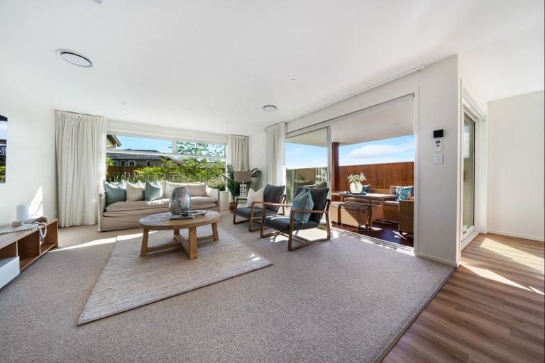 Photo of property in 16 Atutahi Street, Hurdon, New Plymouth, 4310