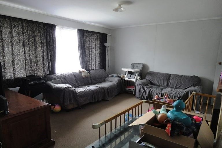 Photo of property in 64 Tawa Crescent, Manurewa, Auckland, 2102
