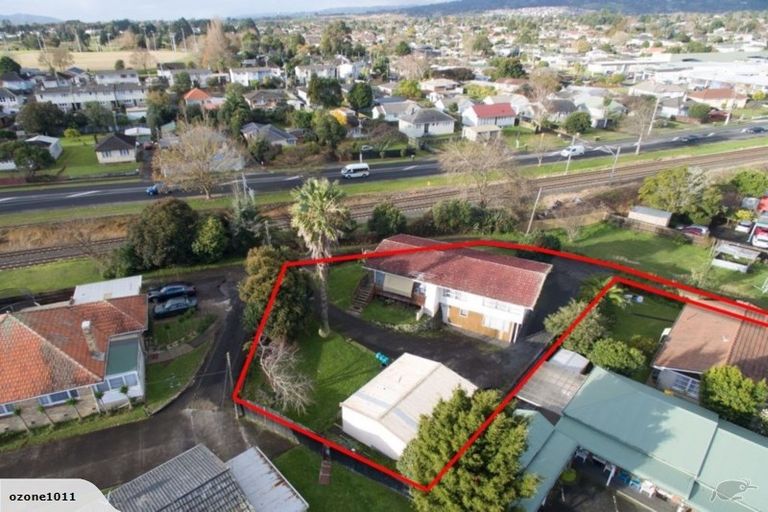 Photo of property in 68a Great South Road, Papakura, 2110