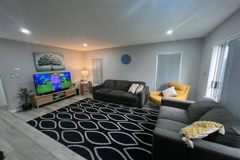 Photo of property in 75 Marendellas Drive, Bucklands Beach, Auckland, 2014