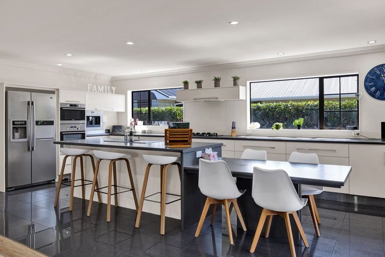 Photo of property in 74 Rata Street, Hawera, 4610