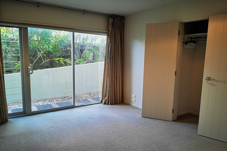Photo of property in 20 Bournemouth Terrace, Murrays Bay, Auckland, 0630