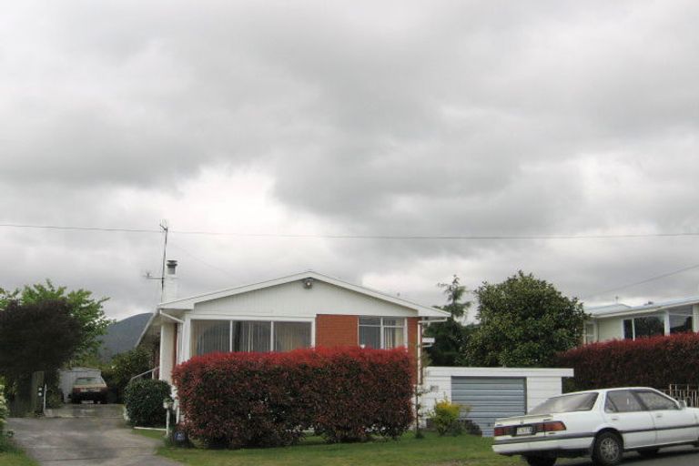 Photo of property in 32 Puriri Street, Hilltop, Taupo, 3330