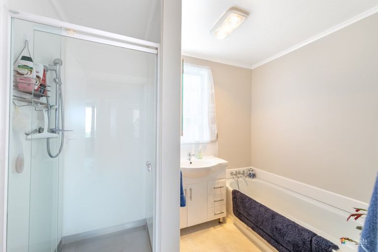 Photo of property in 44 Dowse Drive, Maungaraki, Lower Hutt, 5010