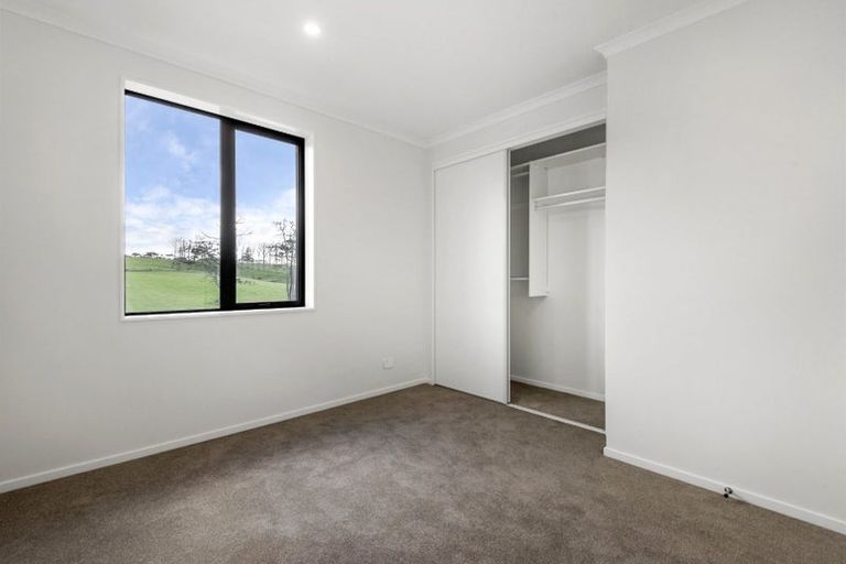 Photo of property in 345 Te Taruna Drive, Wainui, 0932