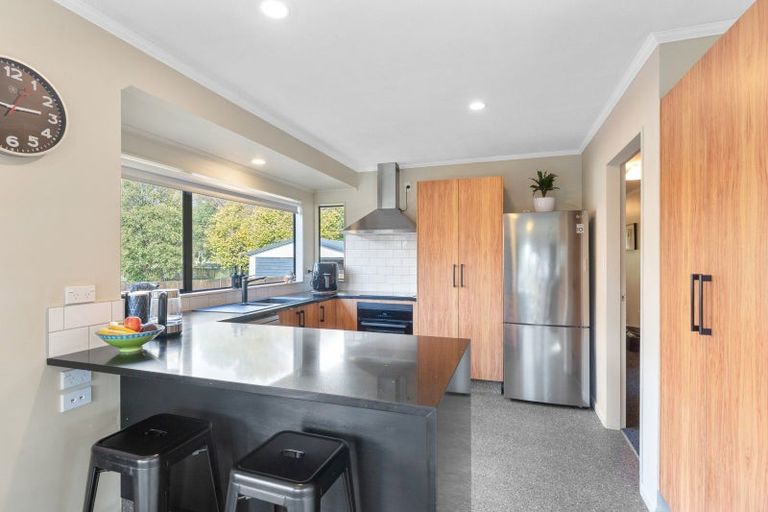 Photo of property in 16 The Avenue, Paraparaumu Beach, Paraparaumu, 5032