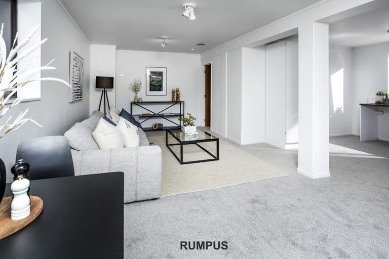 Photo of property in 2/17 Greenvalley Rise, Glenfield, Auckland, 0629