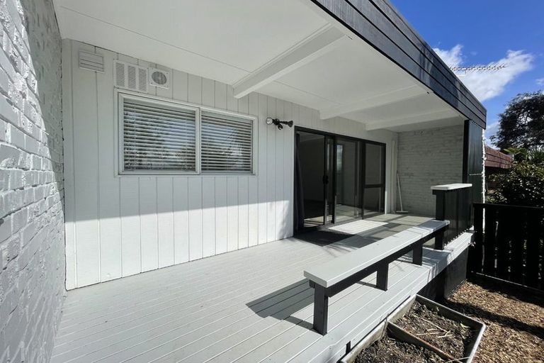 Photo of property in 1/74 Sunnybrae Road, Hillcrest, Auckland, 0627