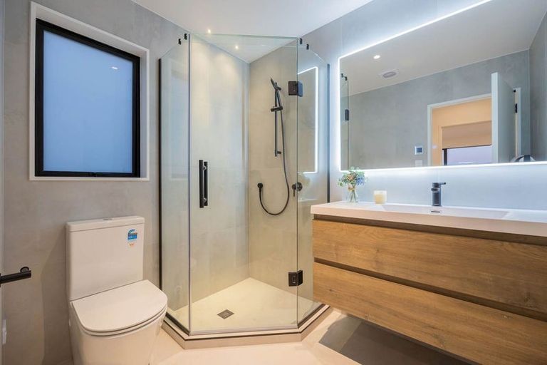 Photo of property in 6d Raeben Avenue, Hillcrest, Auckland, 0627